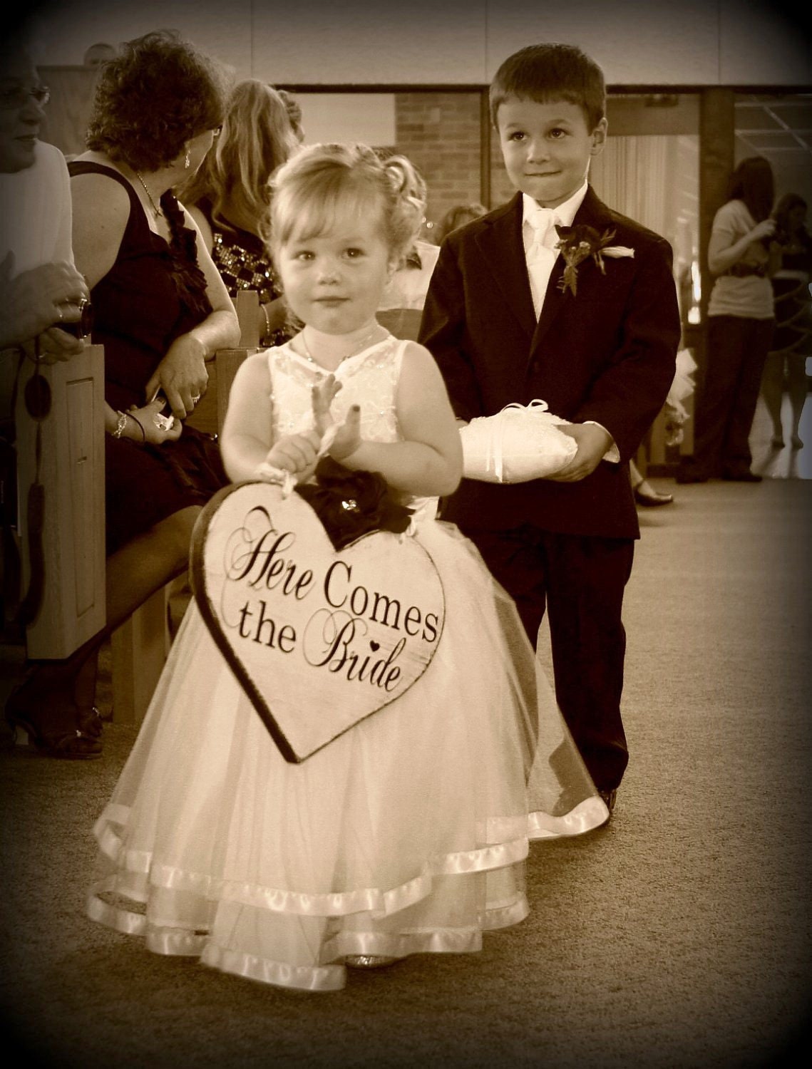 Here Comes the Bride with and they lived Happily ever after. 11 1/2 X 14 1/2 inch, 2-Sided, Vintage Heart, Wooden Wedding Signs, Photo Prop.