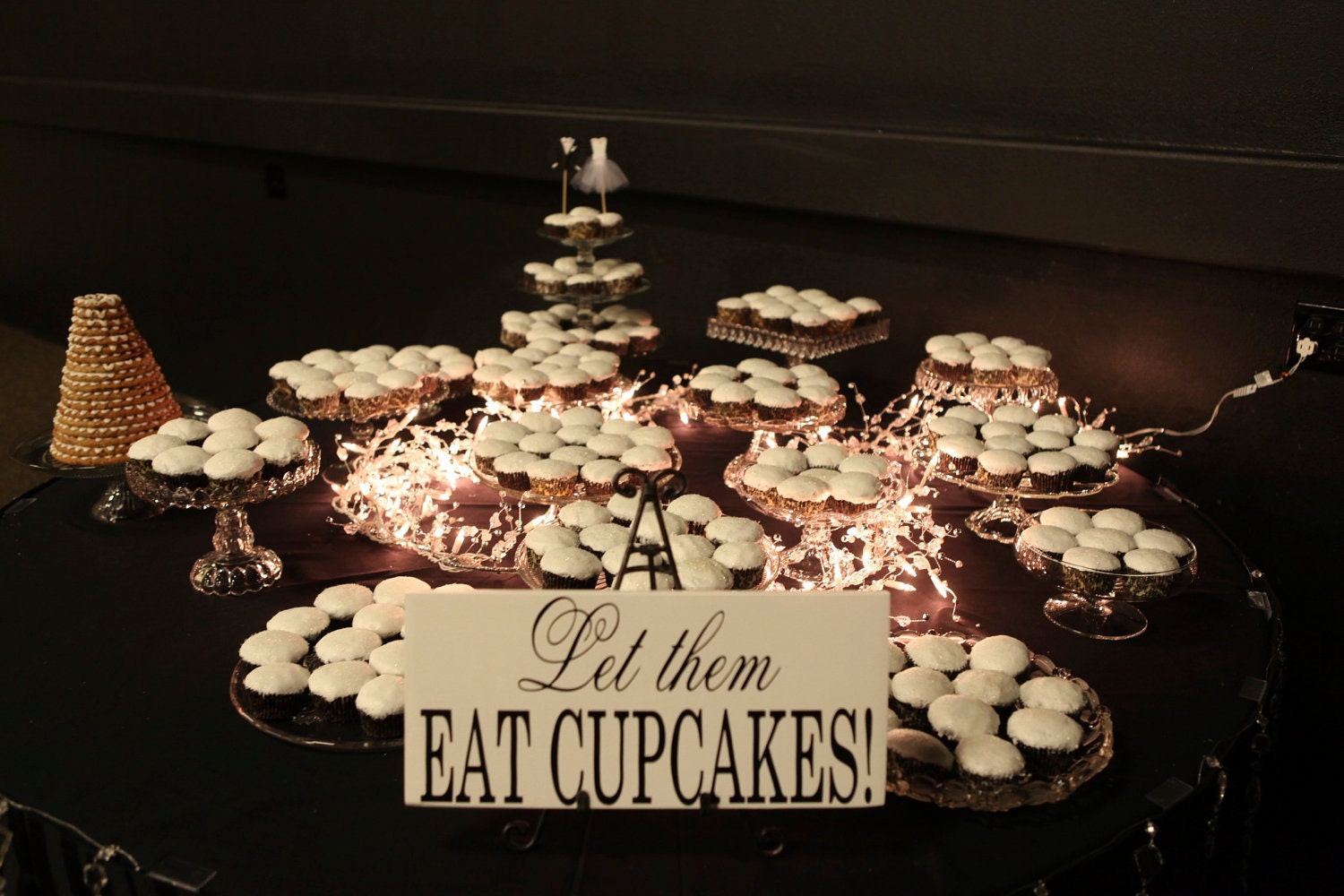 Let Them Eat Cupcakes. Wedding Sign, Receptions, Parties, Events or Decoration. Fall, Thanksgiving or Autumn. 8 X 16 inches, 1-sided.