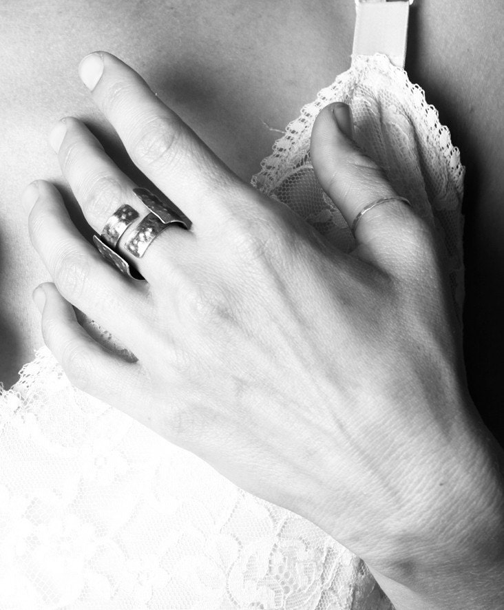 Creatures. Sculptural 2 in 1 Silver Hammered Adjustable Oxidized Statement Ring.
