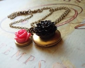 Double Lockets Necklace,Vintage Round Lockets with Flowers Gift for Mom, Sister, Bridesmaids Gifts,Mother of the Bride,Maid of Honor Gift