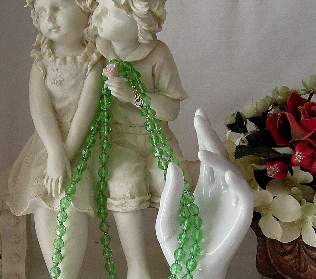 Vintage SPRING Green Glass 36 Inch Necklace Clearance Sale