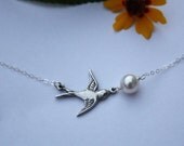 Sparrow carry pearl necklace - Sterling Silver chain