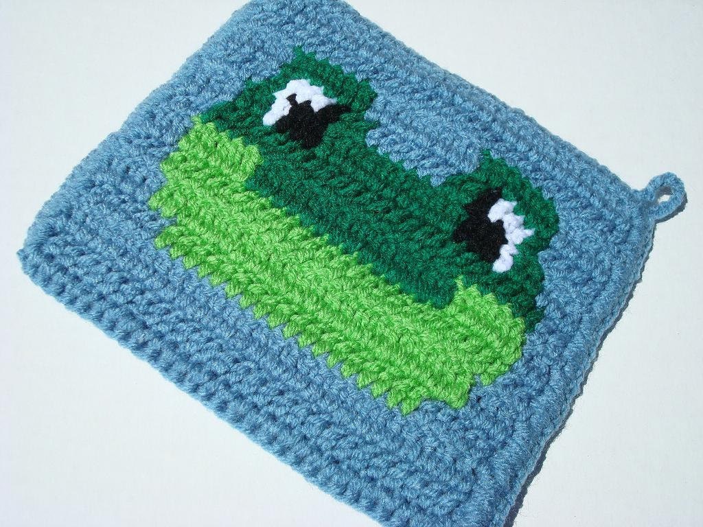 Blue Frog Potholder, Blue and Green, Crochet Pot Holder, Potholder, Hotpad, Hot Pad, Single Trivet
