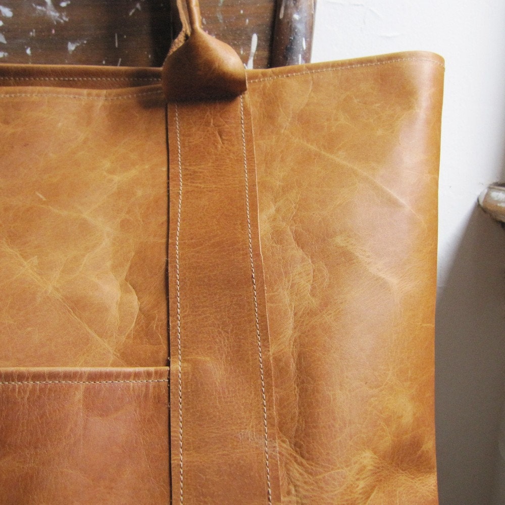 THE WEEKENDER - LEATHER TOTE