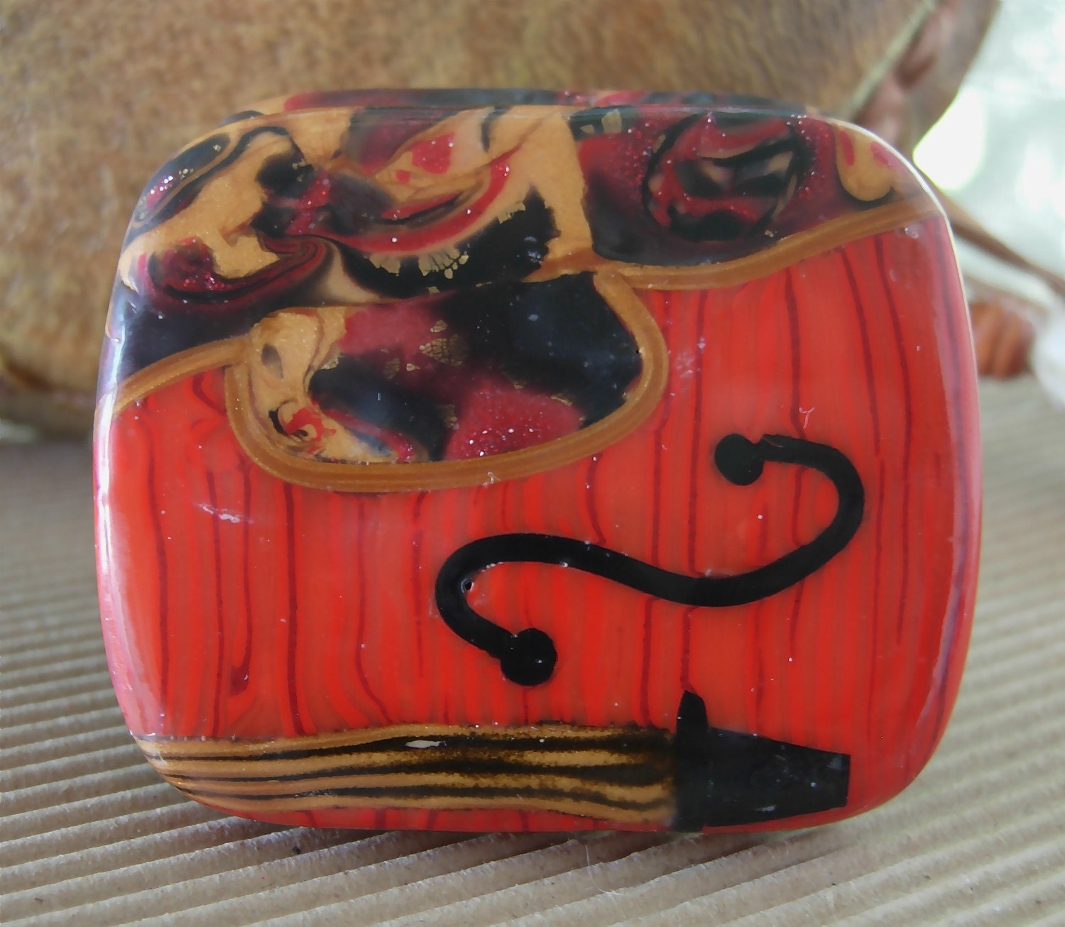 Symphony Art Tin - red