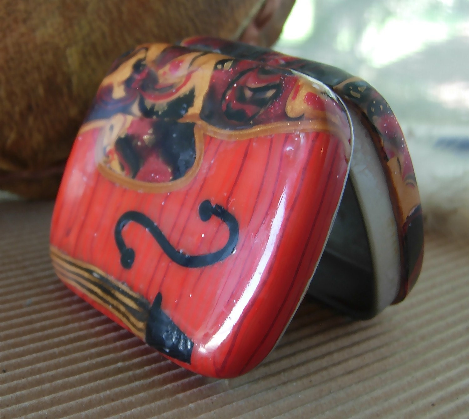 Symphony Art Tin - red