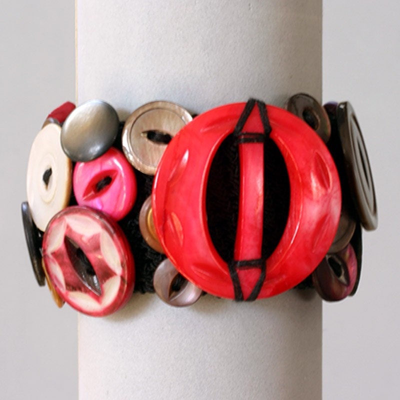 Mother of Pearl Button/ Buckle Bracelet
