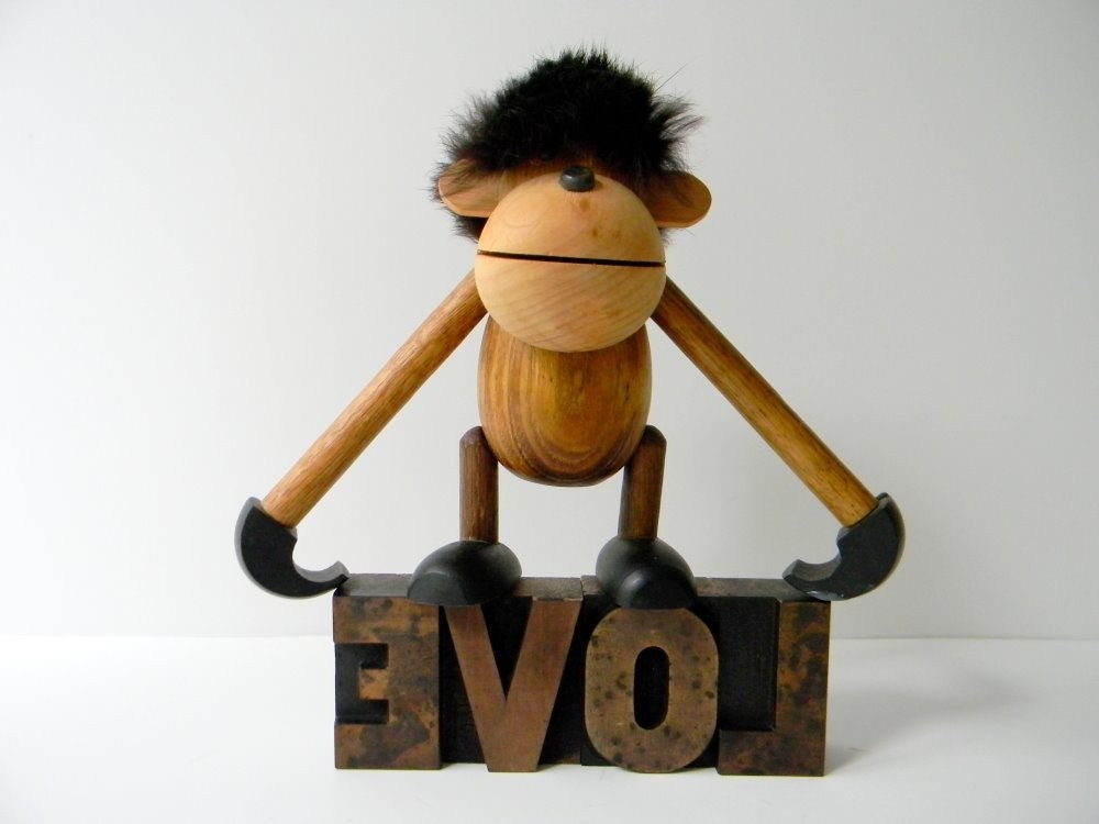 Vintage Wood Type LOVE - bold 2 inch