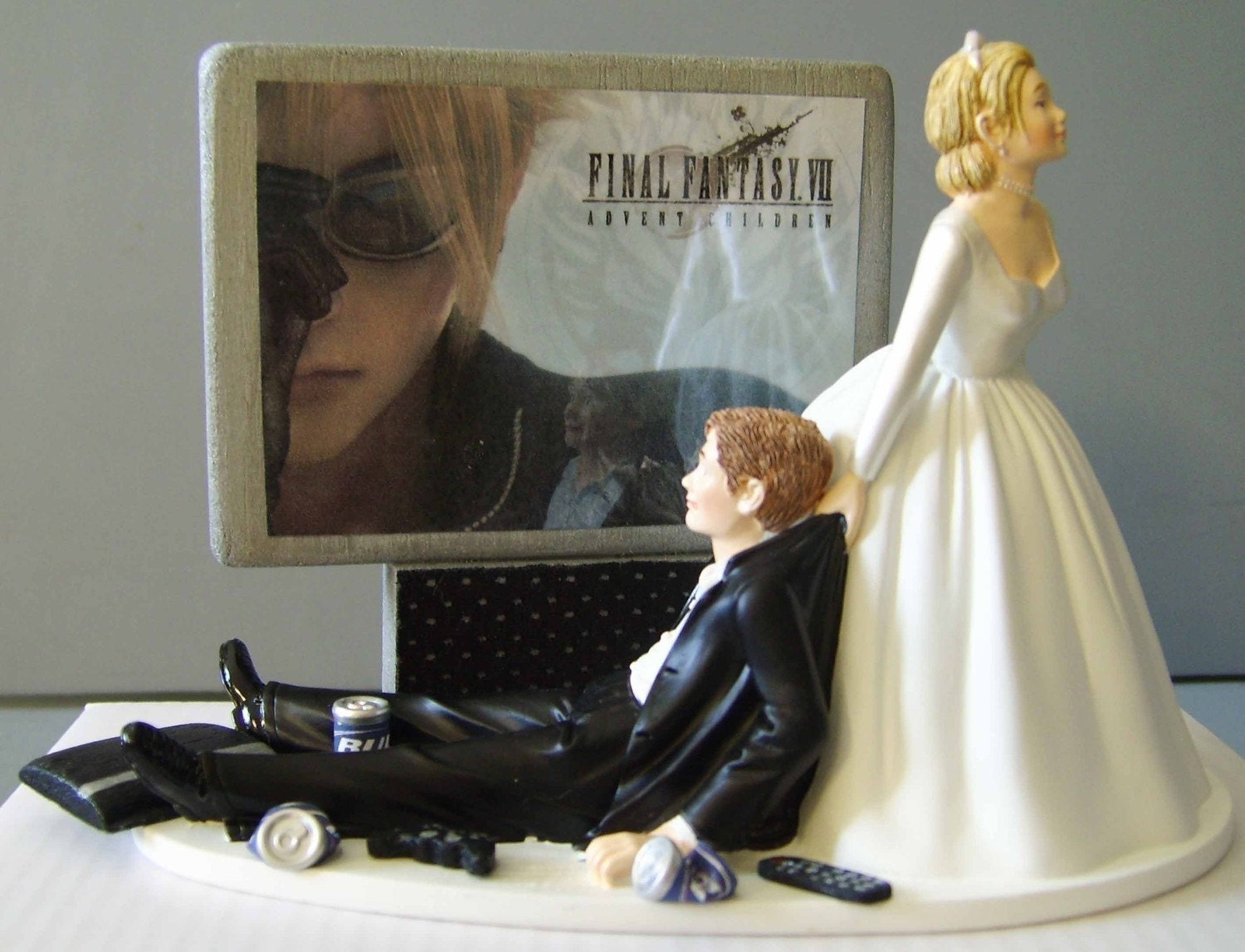 VIDEO GAME 'junkie' GROOM. PERFECT CUSTOMIZED WEDDING CAKE TOPPER