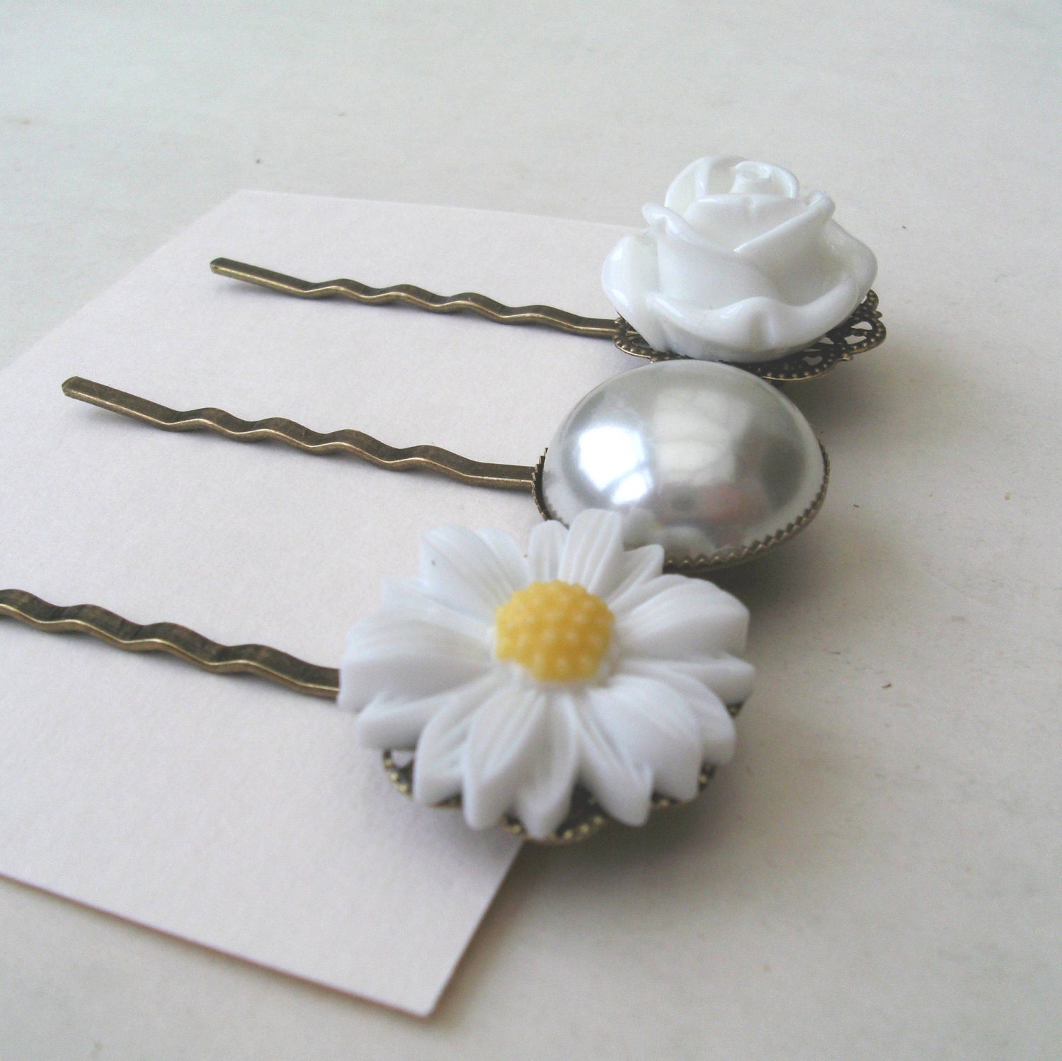 Pearl and Flower Bobby Pin Set, White Daisy Bobby Pins, Rose Bobby Pins, Pearl Bobby Pins