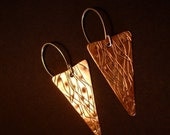 Textured copper earings with sterling silver earwires. FREE SHIPPING WORLDWIDE