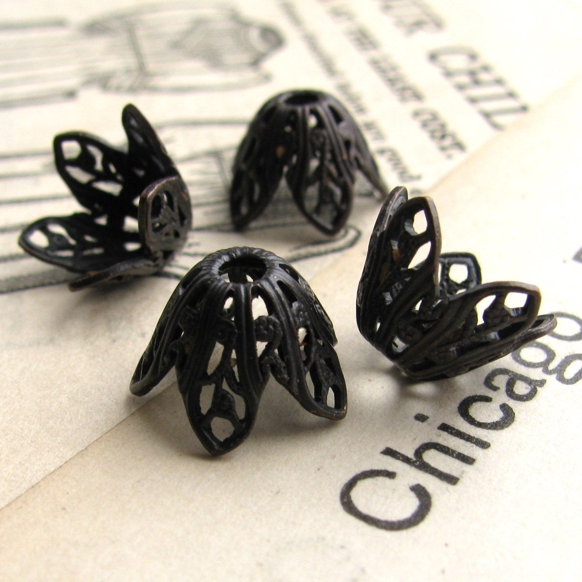 Star filigree bead cap - 12mm - dark antiqued brass (4 bead caps) aged black patina, pointed scallops  BC-G-007