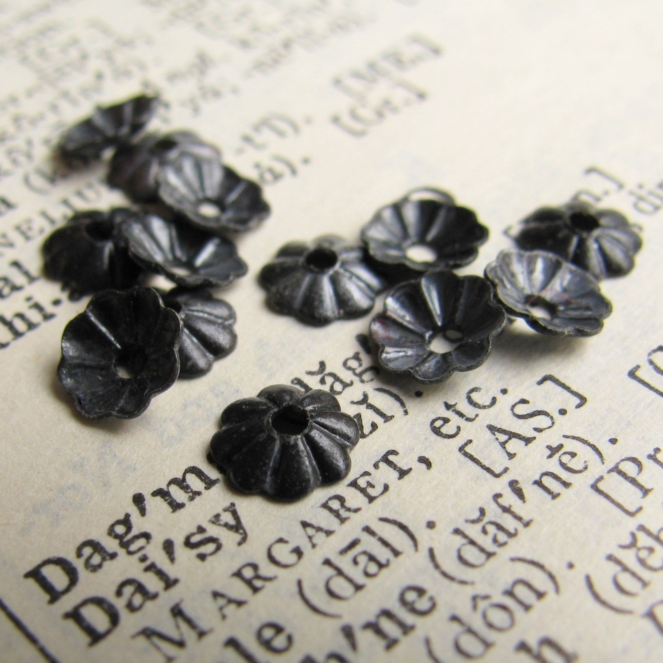 4mm bead cap - antiqued black brass bead caps (25) mini, small, tiny dark bead cap