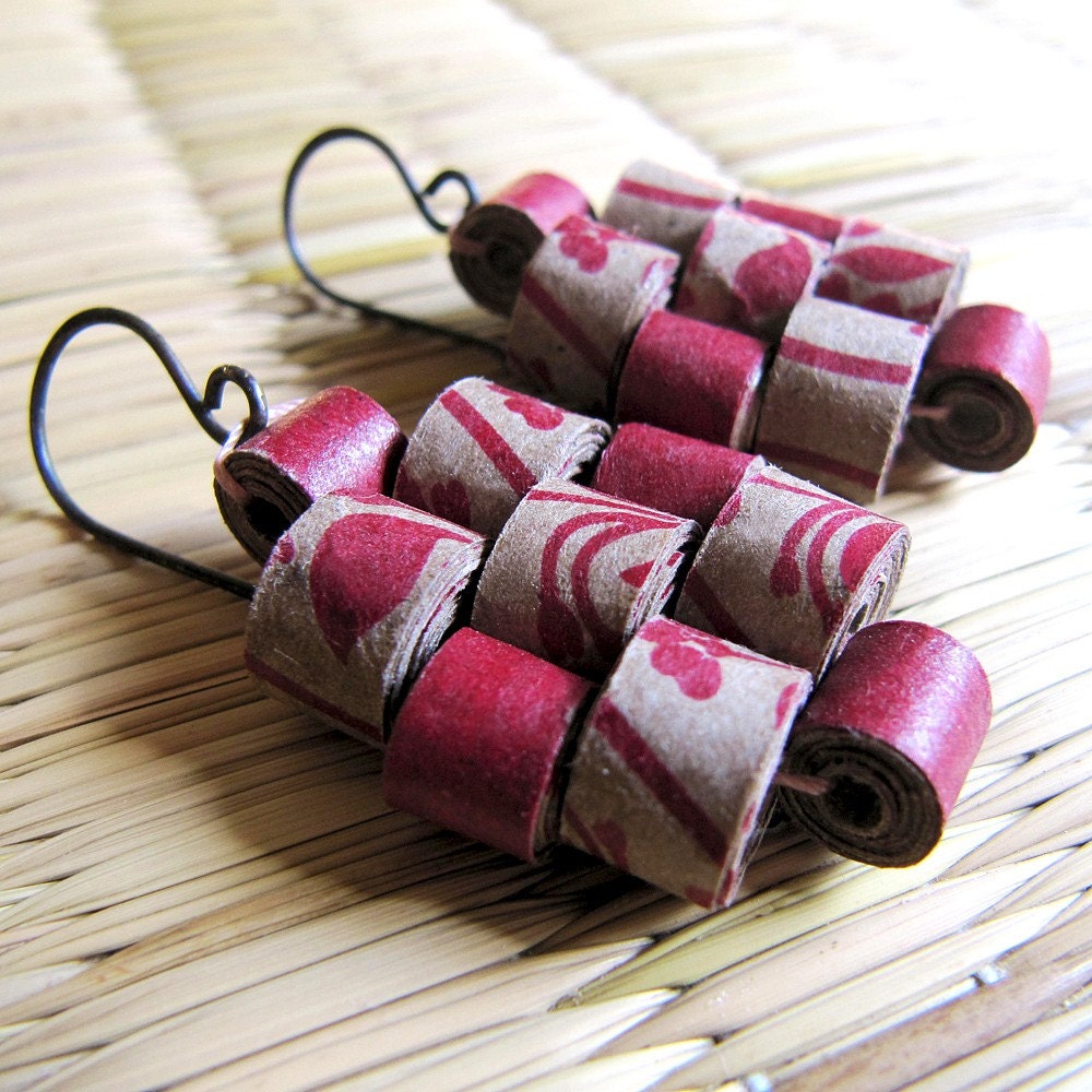 Peyote Earrings - Recycled jewelry - Eco friendly jewelry - Earthy jewelry - Peyote, Recycled, eco friendly, Floral, Earthy, Plum, Beige