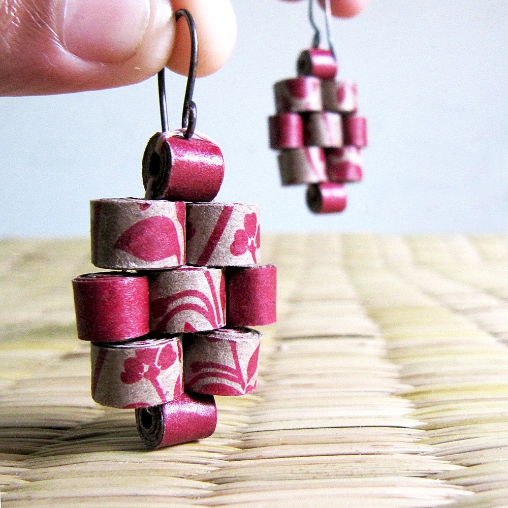 Peyote Earrings - Recycled jewelry - Eco friendly jewelry - Earthy jewelry - Peyote, Recycled, eco friendly, Floral, Earthy, Plum, Beige