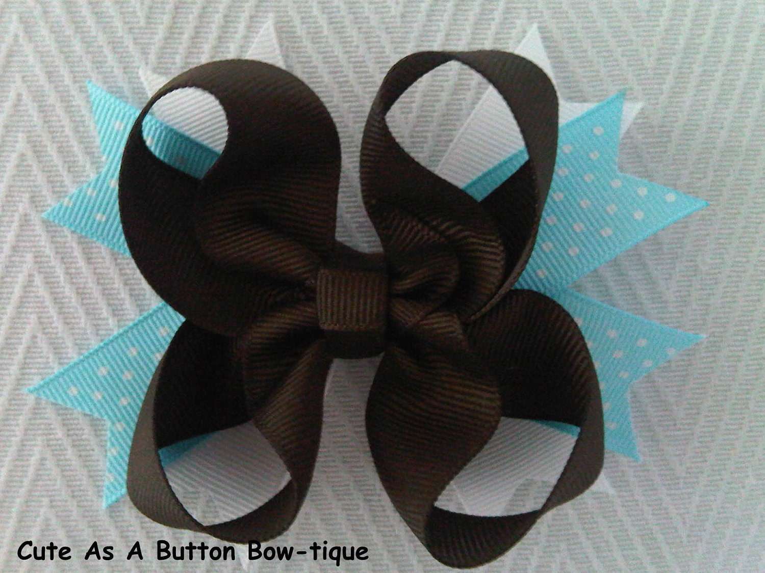 Stacked Boutique Bow with Detachable Fish Clippie