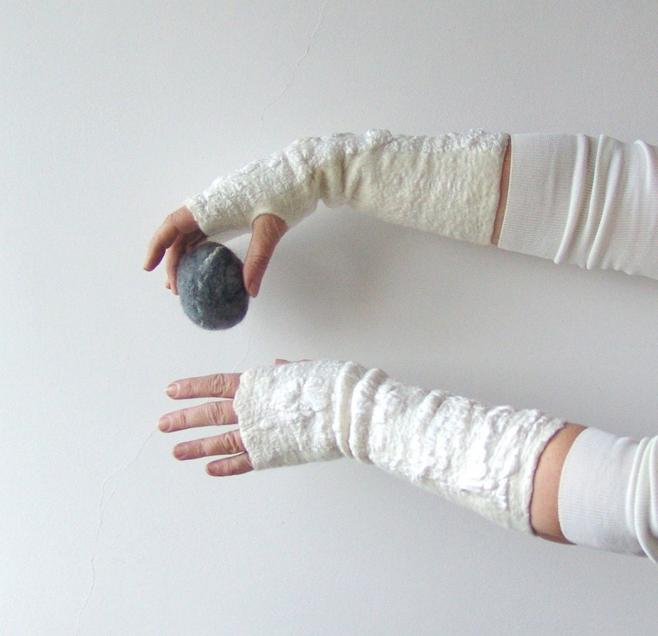 Felted fingerless gloves Mittens -  white silk wedding - galafilc