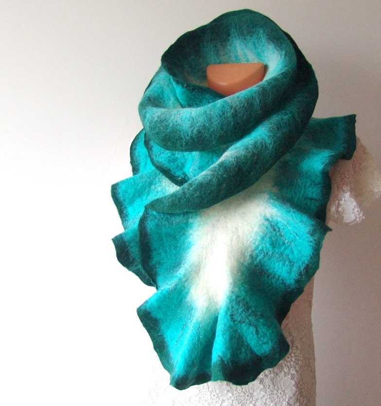 Felted scarf ruffle collar - Teal white turquoise