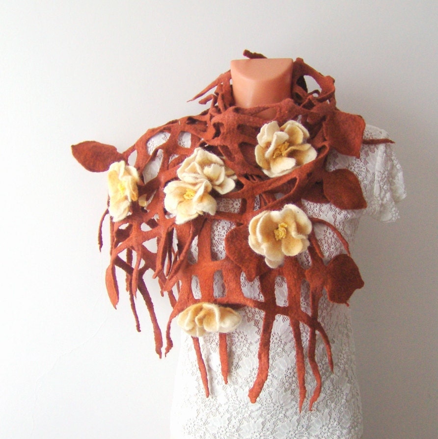 Felted scarf belt net Brown leaves beige Flowers