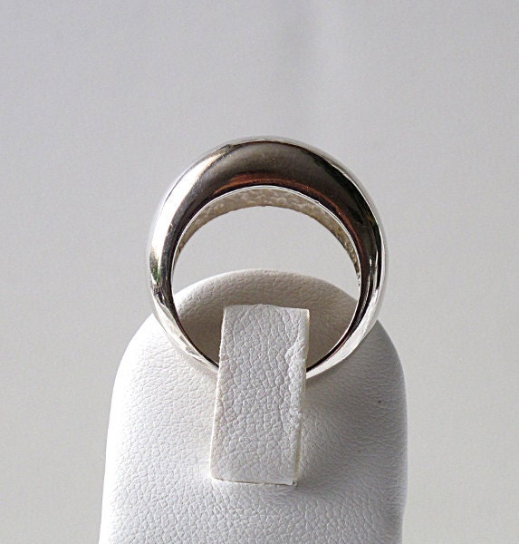 Sterling silver cabochon ring