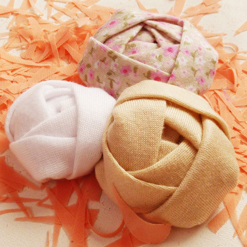 Roses Fabric Flowers Tutorial Rosettes Soft Pattern or playful eggs - PDF instructions photo tutorial sewing pattern