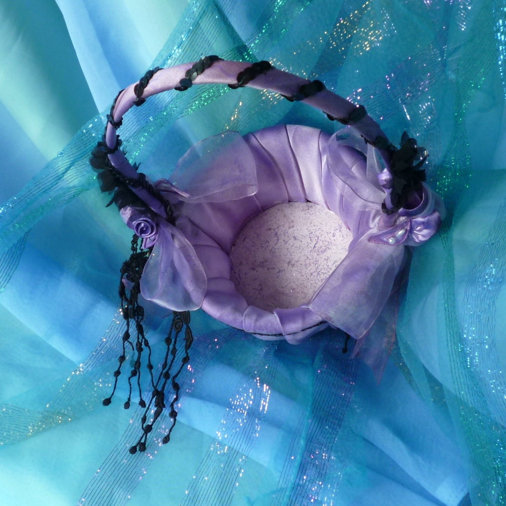Goth Bride Wedding Decoration Flower Basket by gothB4play