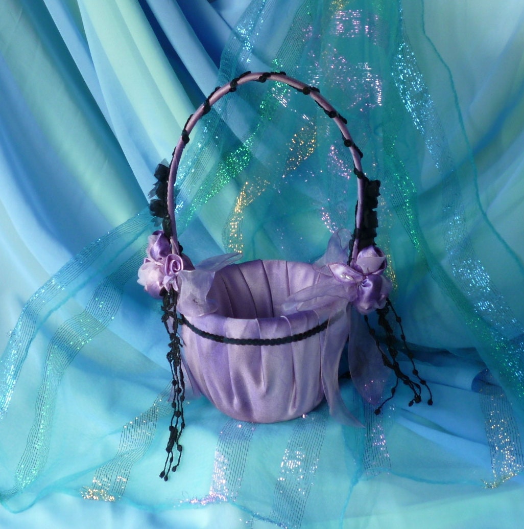 Goth Bride Wedding Decoration Flower Basket by gothB4play