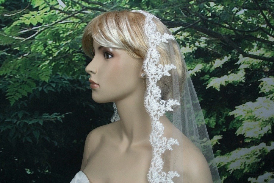 Mantilla bridal wedding veil white 45x36 elbow alencon lace