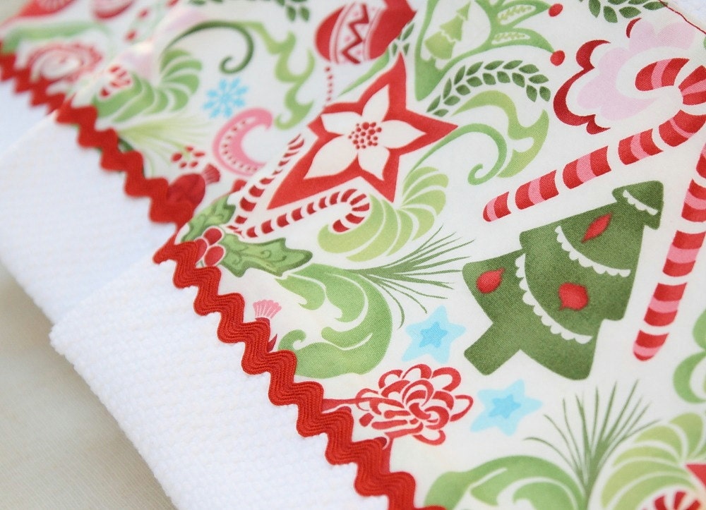 Christmas Towel Red and Green Kate Spain Flurry Poinsettia Fabric