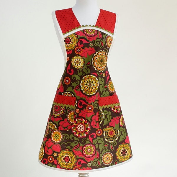 SALE 20% OFF Thanksgiving Retro Apron Red Green and Chocolate Brown