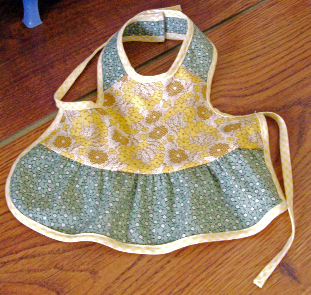 Depression Era 1930s Style Cotton Reproduction Print Fabric Apron for American Girl Dolls or Other 18 Inch Friends