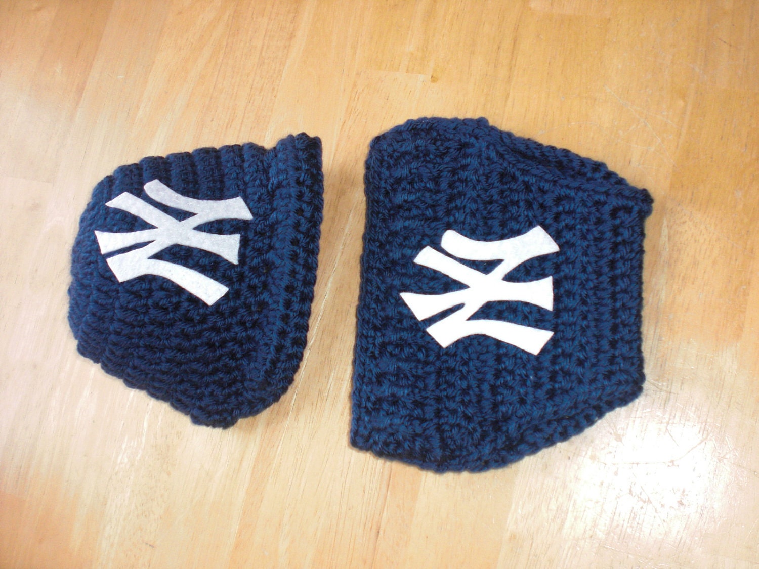 Crochet Yankees  newsboy hat  & Diaper Cover  newborn.