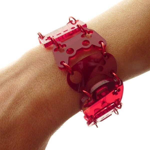 Controller bracelet - red tint with red rings