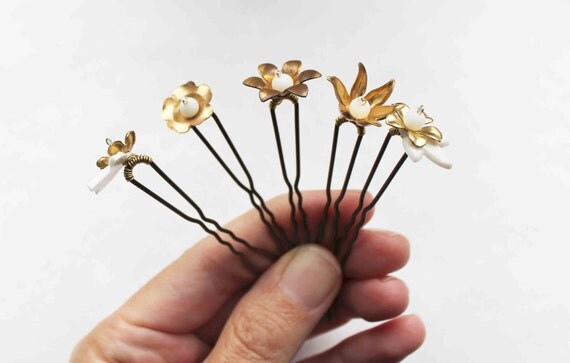 Golden flowers hair pins bridal hair accessory vintage inspired set of 5 clips