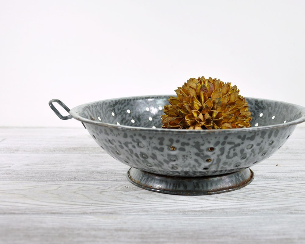 Vintage Enamel Colander / Gray Graniteware Colander