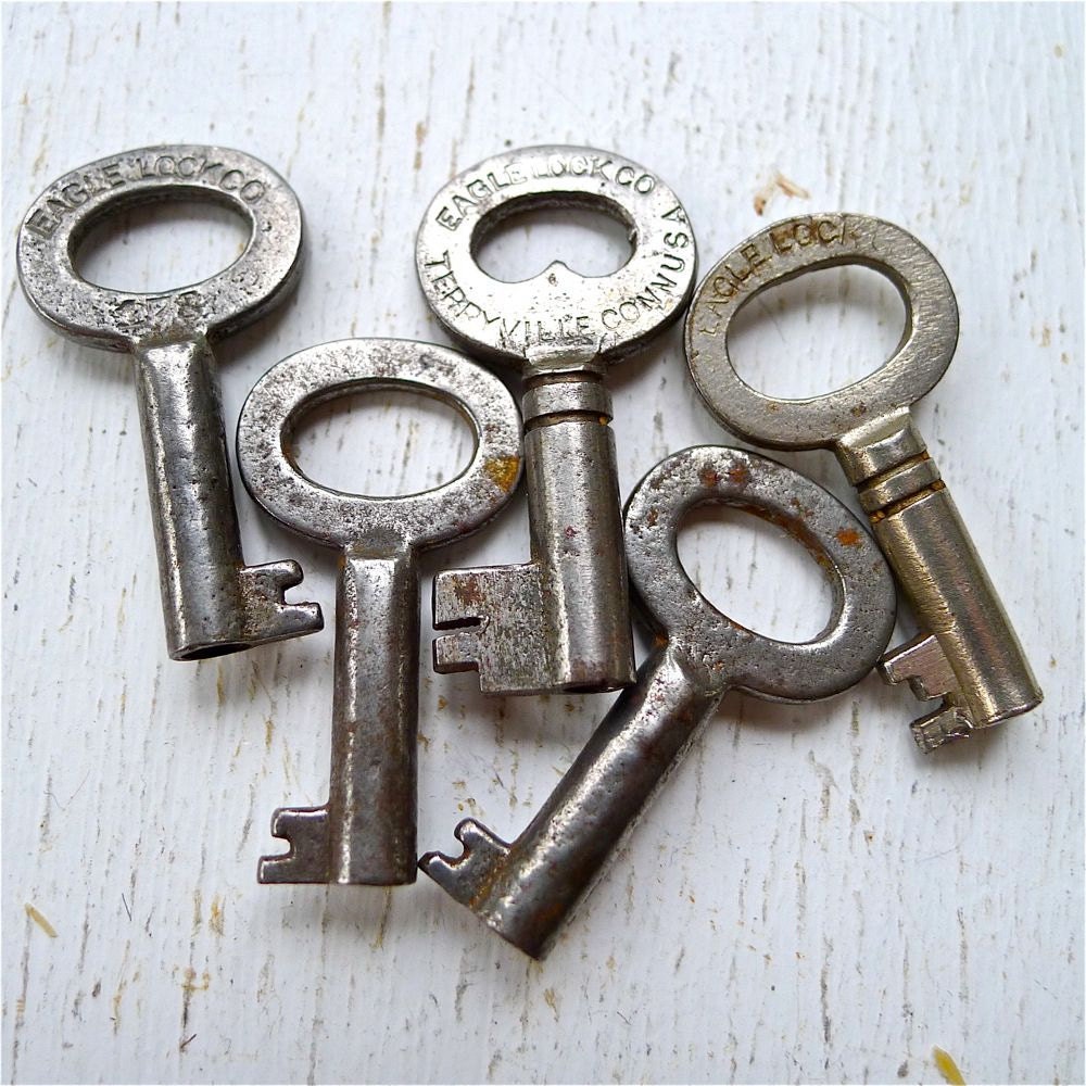 Vintage Antique Steamer Trunk Eagle Keys Lot of 5 by twolittleowls