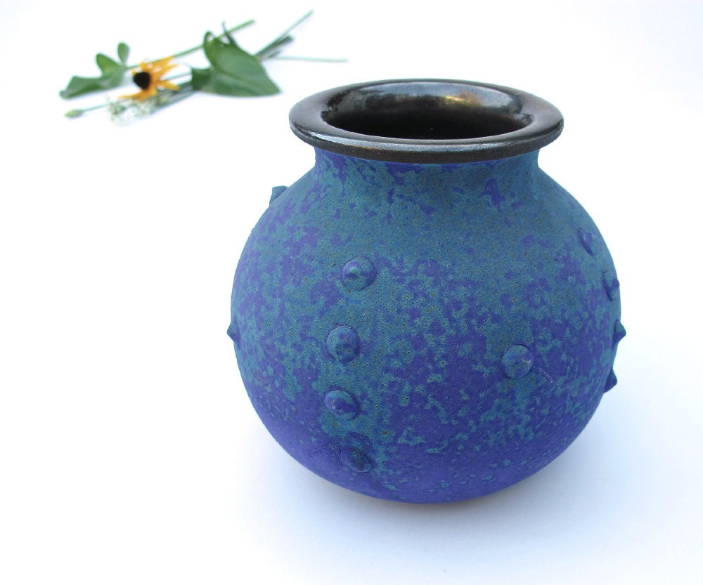 Ceramic Vase Blue Round Modern Minimalist Graphic Pottery Simple floral arrangements bud vase Beach Home Decor Trends