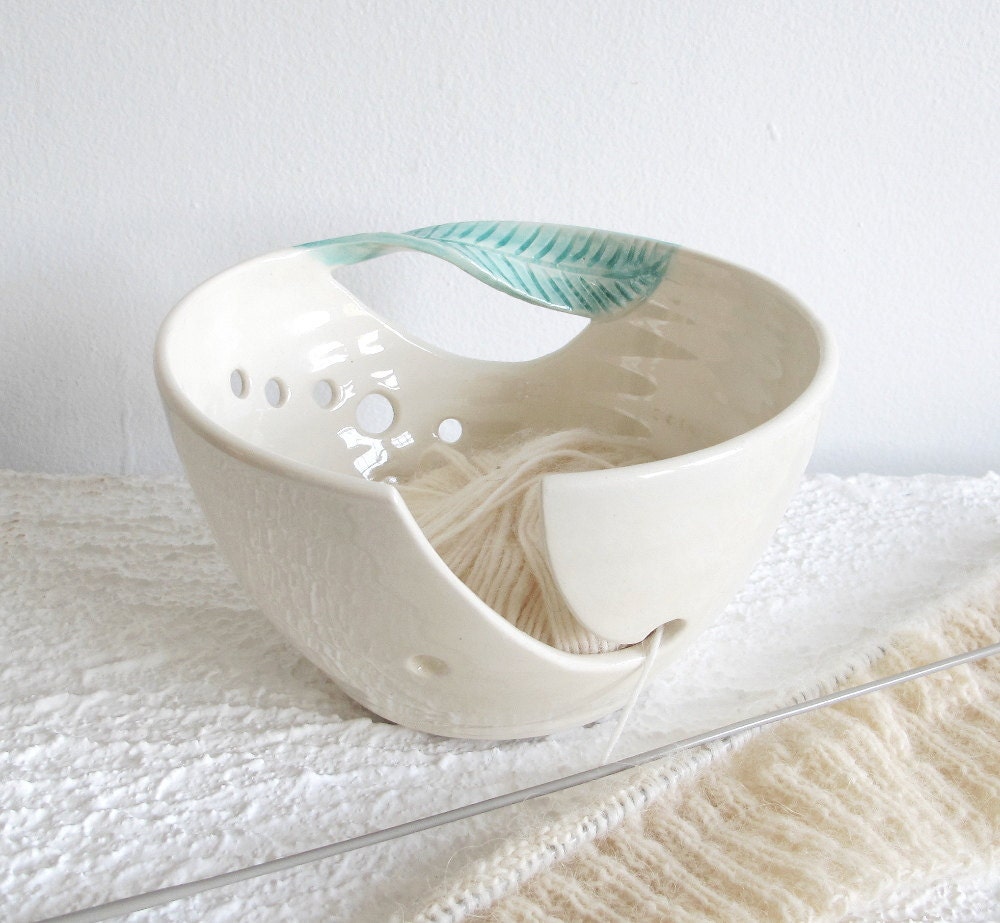 White Pottery Yarn Bowl, Ceramic Knitting Bowl Fresh White POTTERY Twisted Leaves stoneware gift Handmade clay