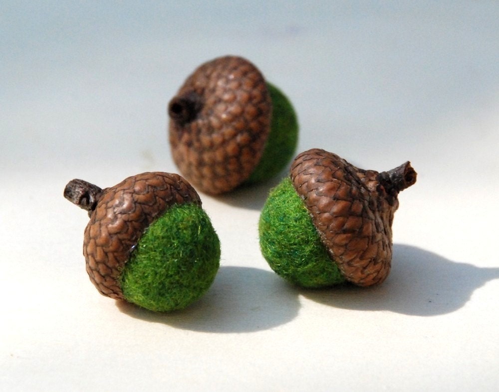 Needle Felted Wool Acorns - 9 Mossy Green