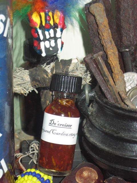 Huile De'croiser -Hoodoo-Voodoo-Witchcraft-Uncrossing Oil- For those who are Fixed or Crossed-Protection, Purification