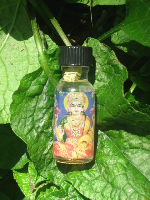 Lakshmi Sacred Image Oil-Hindu Goddess of Wealth and Luck-Hoodoo-Voodoo-Witchcraft-Wicca-Lotus and Cardamom
