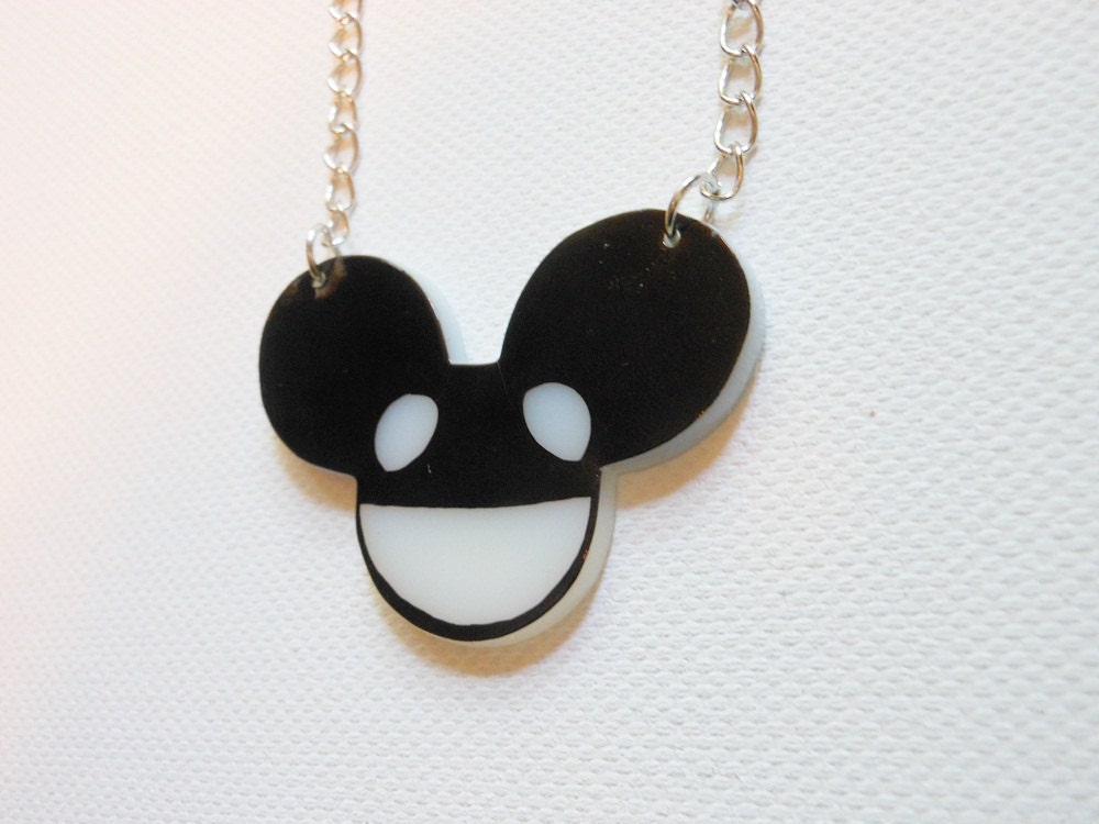 Deadmau5 necklace and earring set red or black
