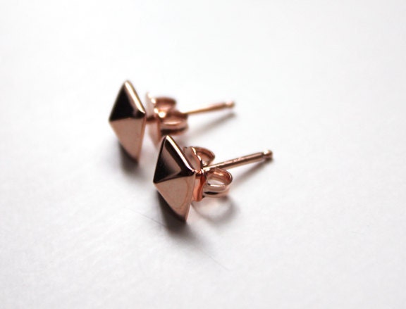 Pyramid stud earrings (14K rose gold dipped)