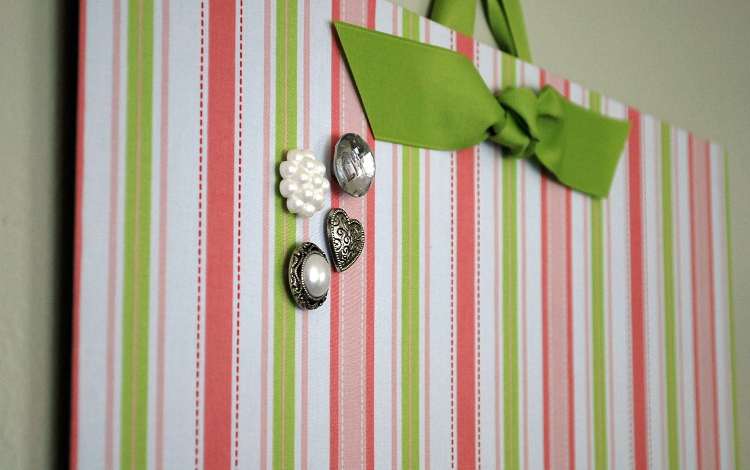 Fabric Covered Magnet Board (18" x 12") Sugar Stripes