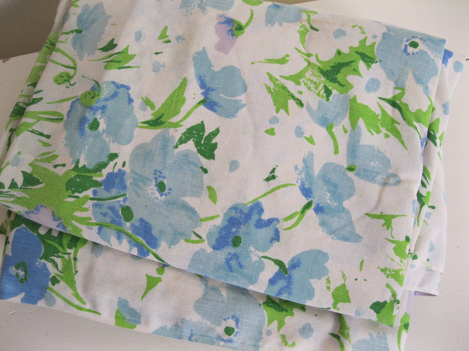 Vintage 1960's FULL Fitted Flat Floral Sheet Assorted Daisies for Fabric SET