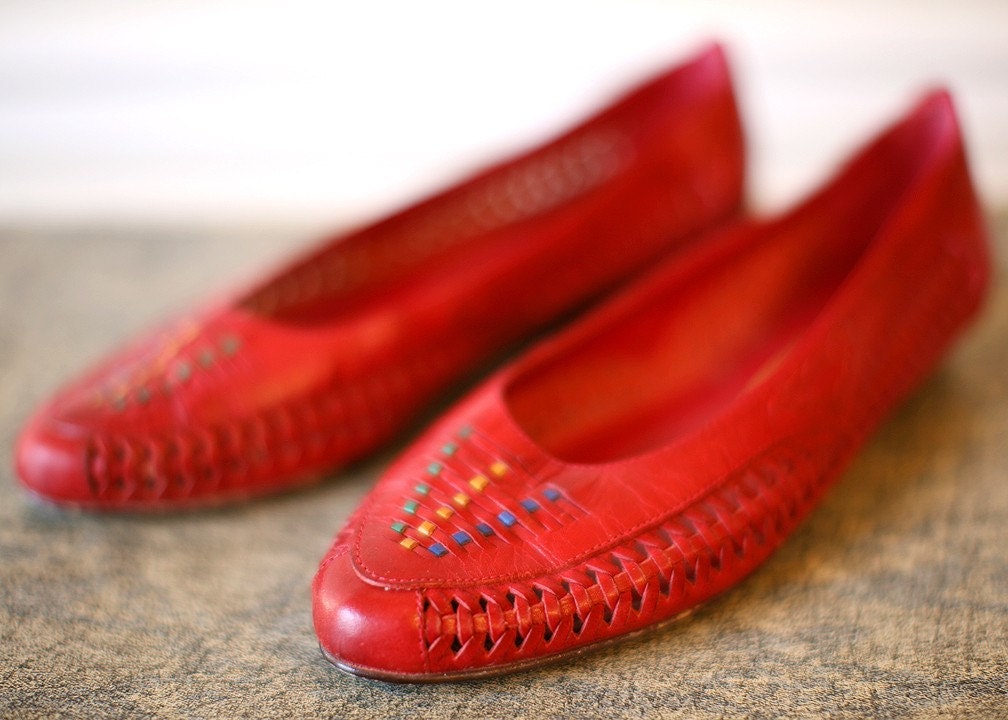 Vintage 1970s CRIMSON Leather Weave Skimmers 6.5