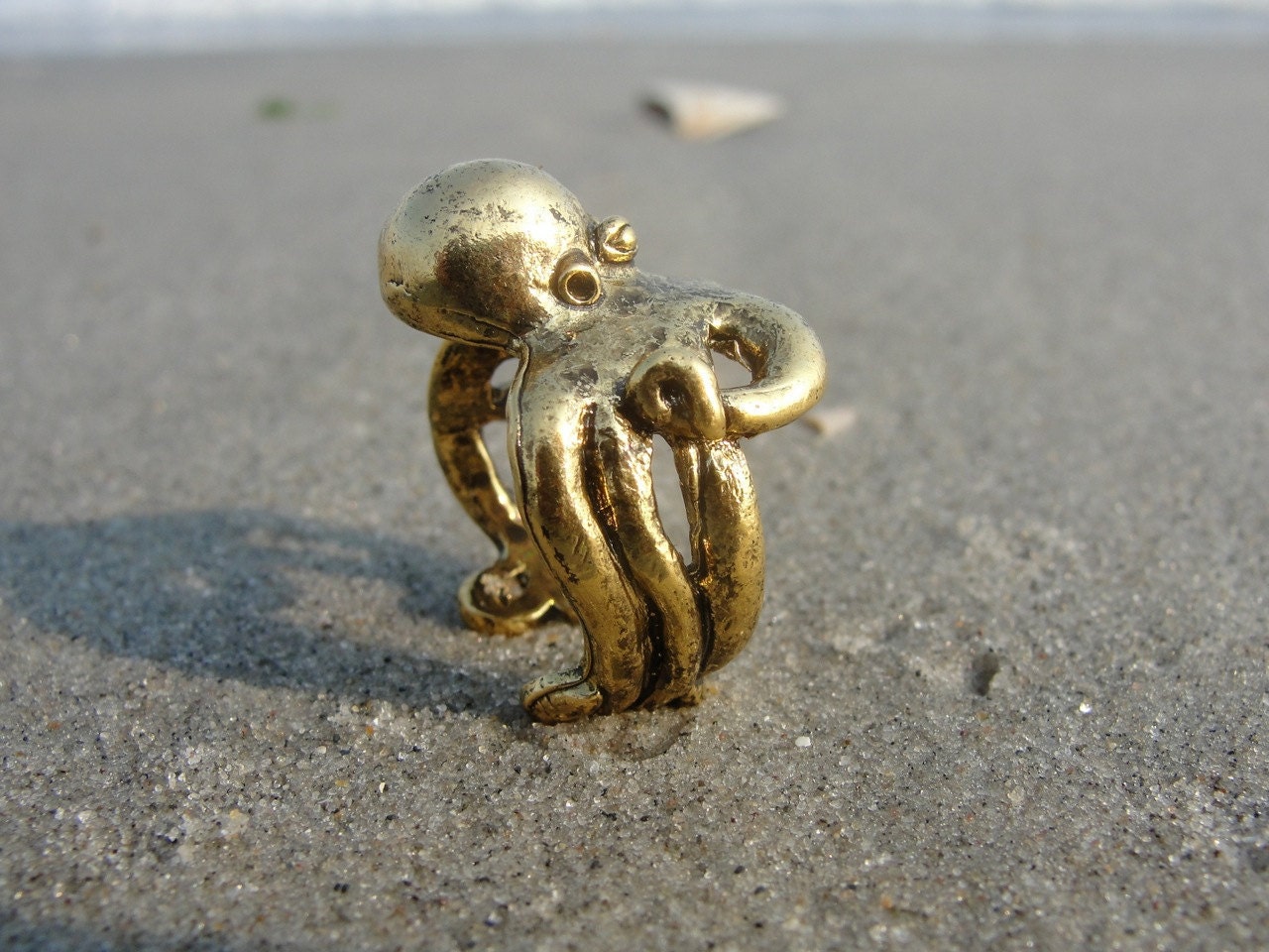 Gold octopus ring sizes 4 to 7 self adjustable