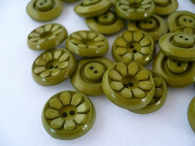 VB09013 - 15mm Green Daisy Vintage Button, Vintage Buttons (6 in 1 set)