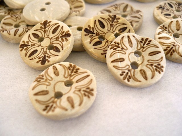 CB10017 - 15mm Middle Curve Flower Design Coconut Button, 15mm Middle Curve Flower Design Coconut Buttons (6 in 1 set)