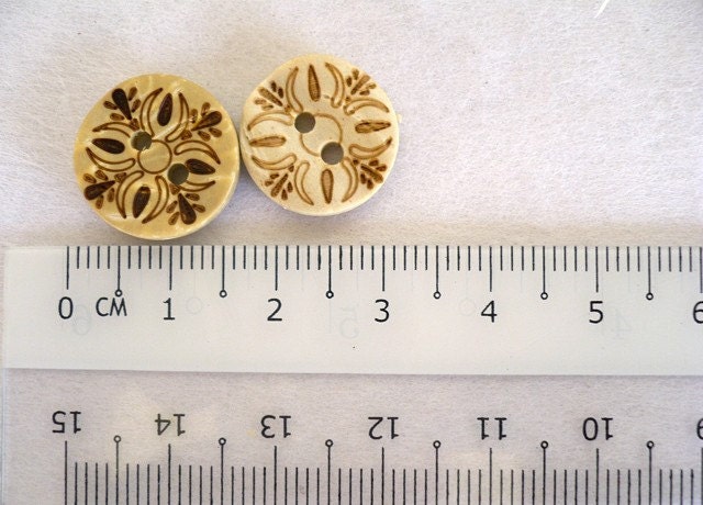 CB10017 - 15mm Middle Curve Flower Design Coconut Button, 15mm Middle Curve Flower Design Coconut Buttons (6 in 1 set)